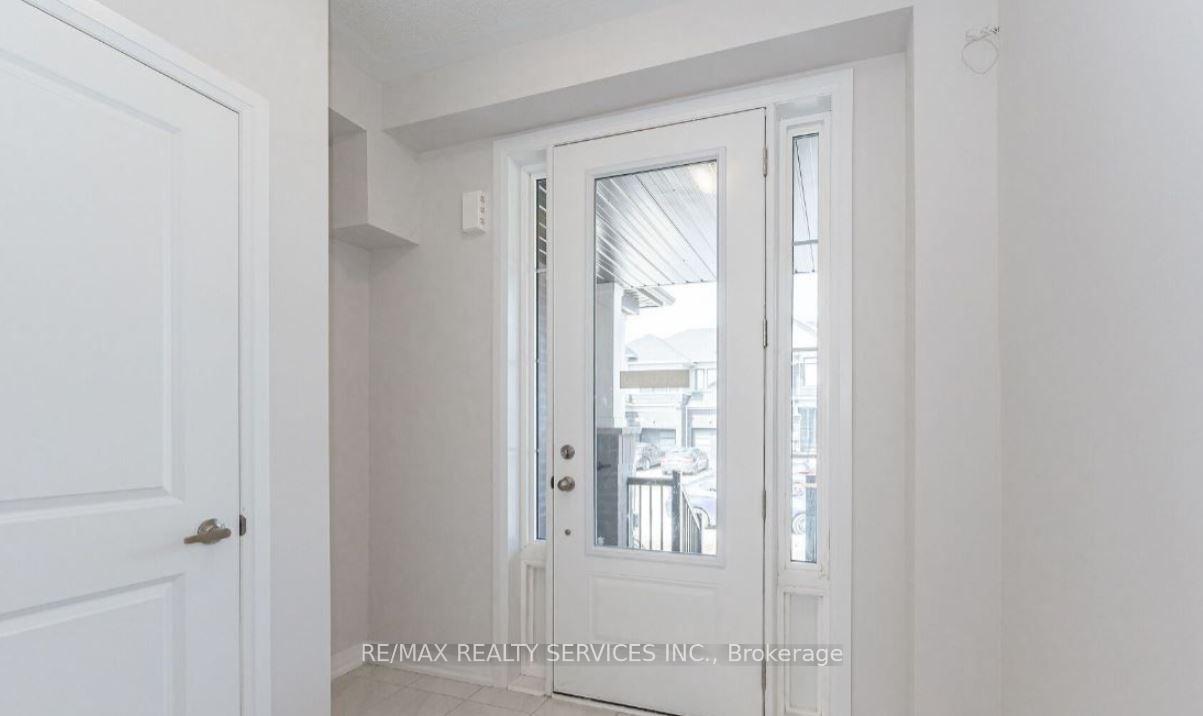Photo 2 of 43 Freedom Crescent, Hamilton, Mount Hope — HOMEH