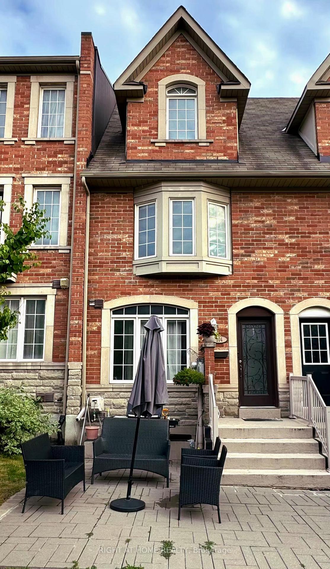 Photo 1 of 104 Odoardo Di Santo Circle, North York, Downsview-Roding-CFB — HOMEH