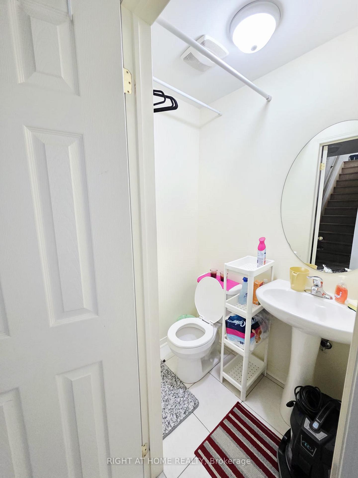 Photo 8 of 104 Odoardo Di Santo Circle, North York, Downsview-Roding-CFB — HOMEH