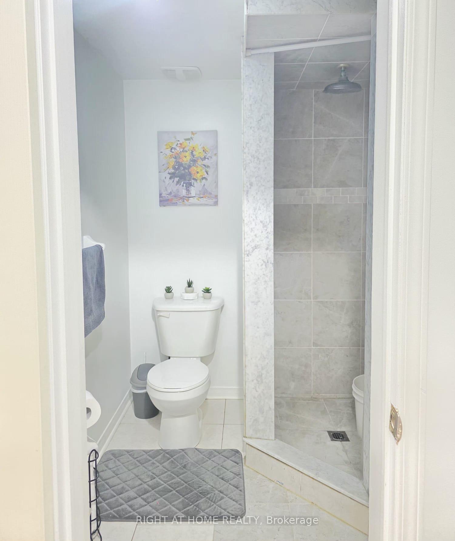Photo 16 of 104 Odoardo Di Santo Circle, North York, Downsview-Roding-CFB — HOMEH