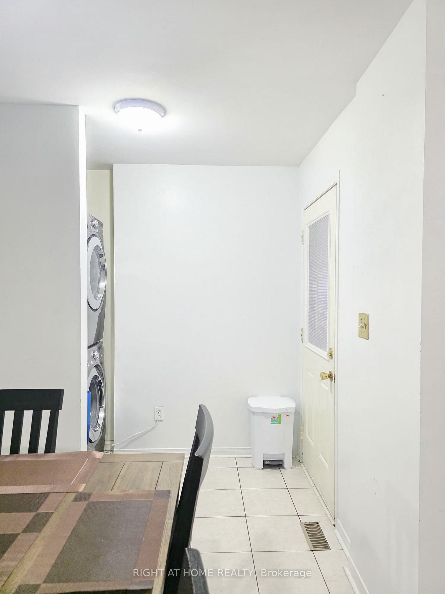 Photo 17 of 104 Odoardo Di Santo Circle, North York, Downsview-Roding-CFB — HOMEH