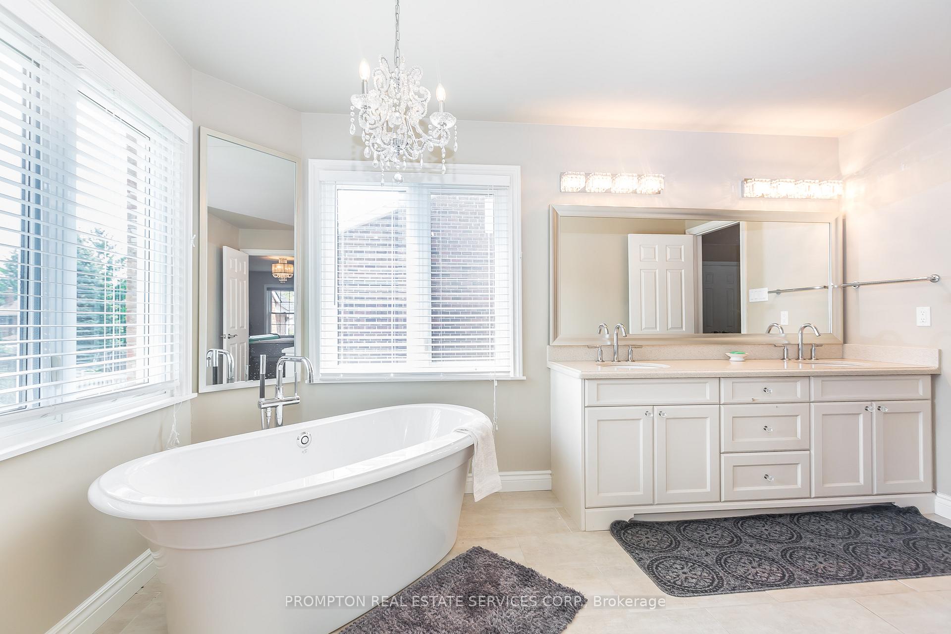 Photo 12 of 68 Addington Square, Markham, Unionville — HOMEH
