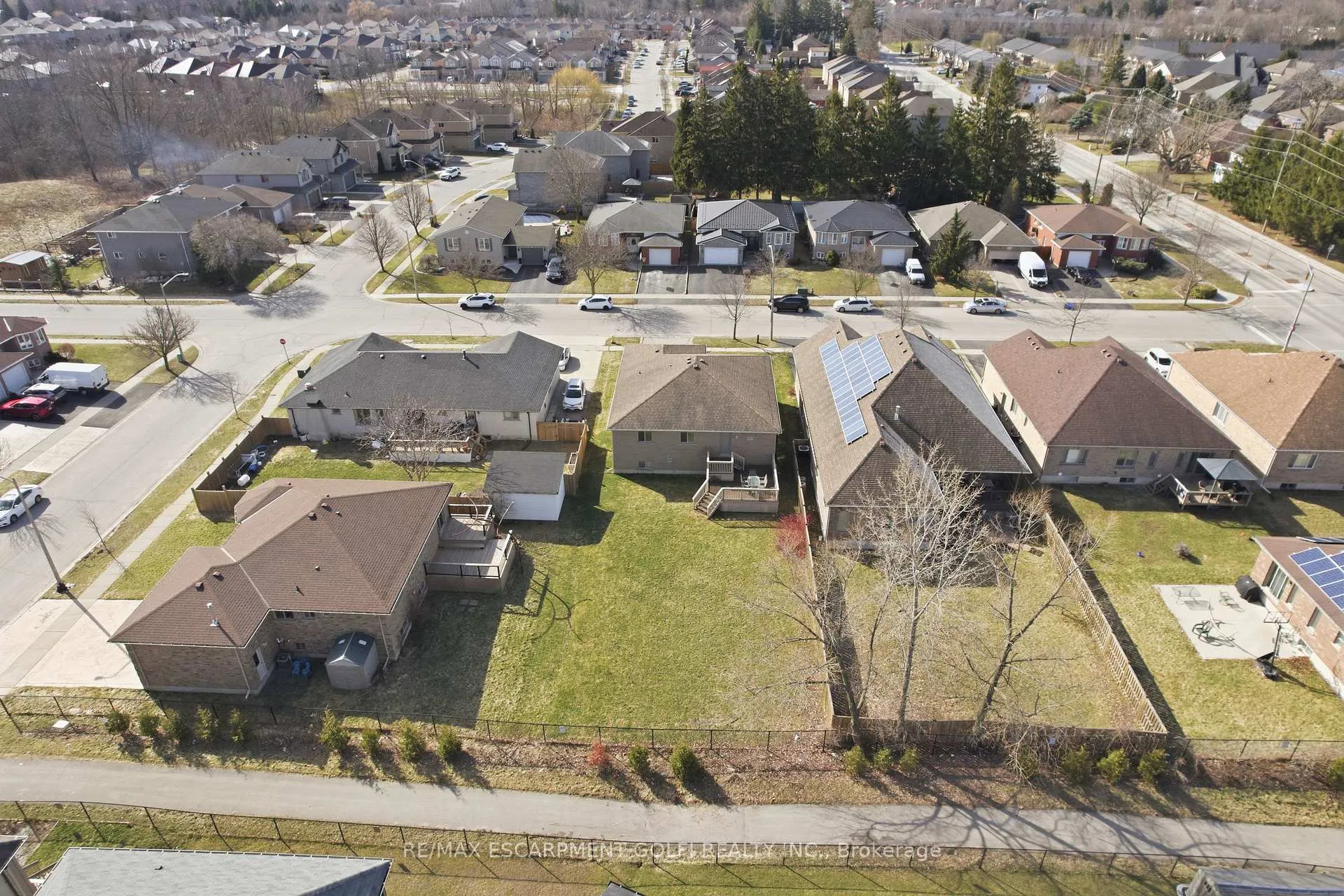 Photo 29 of 9 Pace Avenue, Brantford, Echo Place — HOMEH
