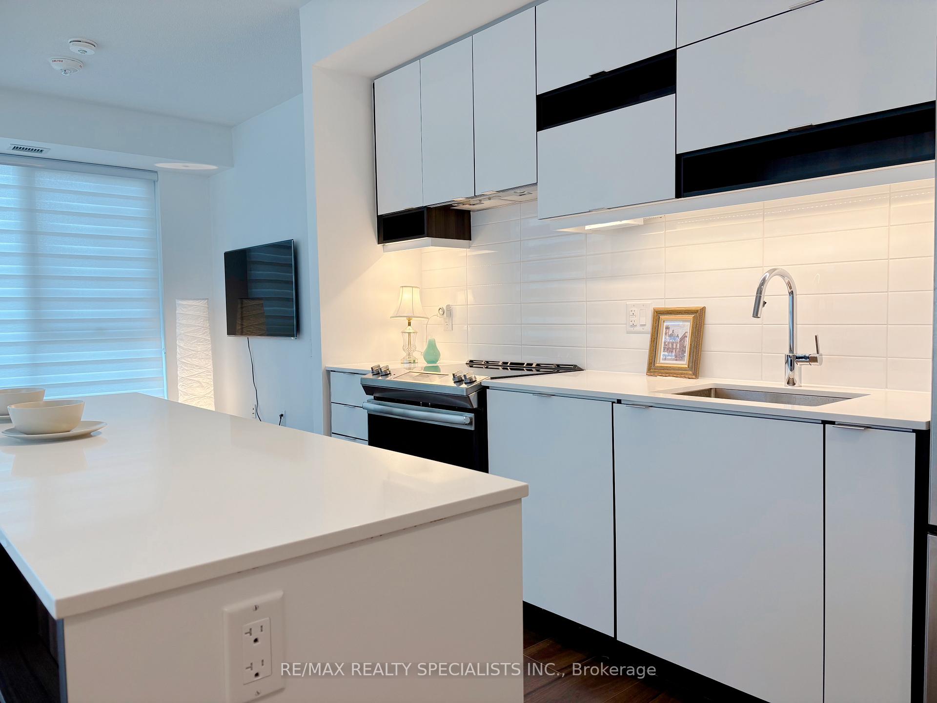 Photo 7 of Unit 908, 4065 Confederation Parkway, Mississauga, City Centre — HOMEH