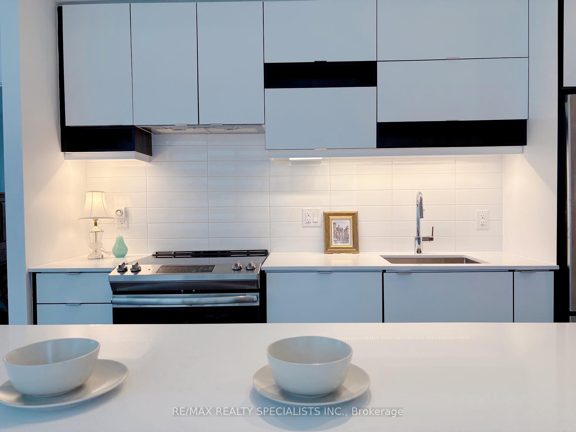 Photo 13 of Unit 908, 4065 Confederation Parkway, Mississauga, City Centre — HOMEH