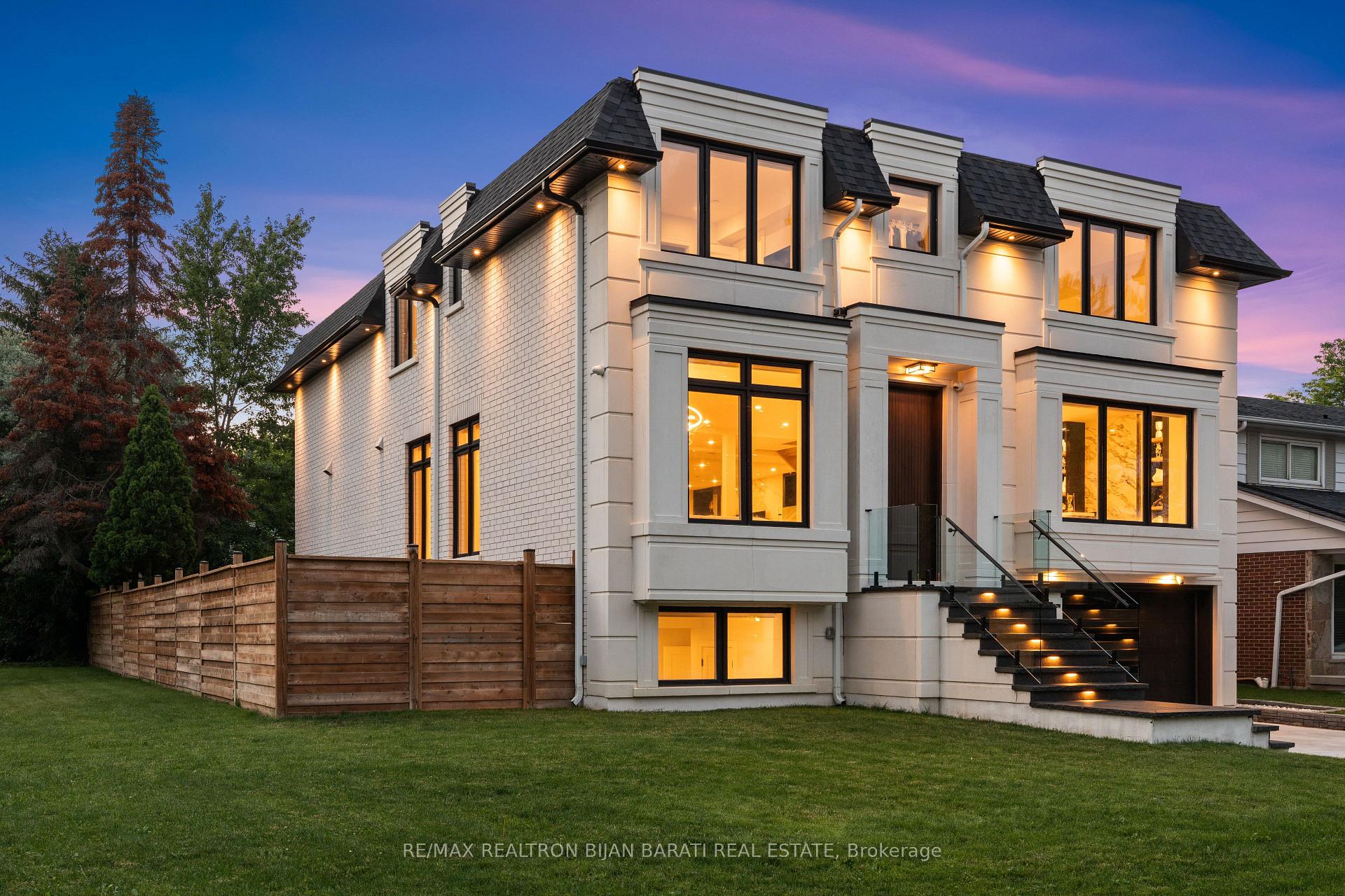 Photo 2 of 16 Wild Cherry Lane, Markham, Royal Orchard — HOMEH