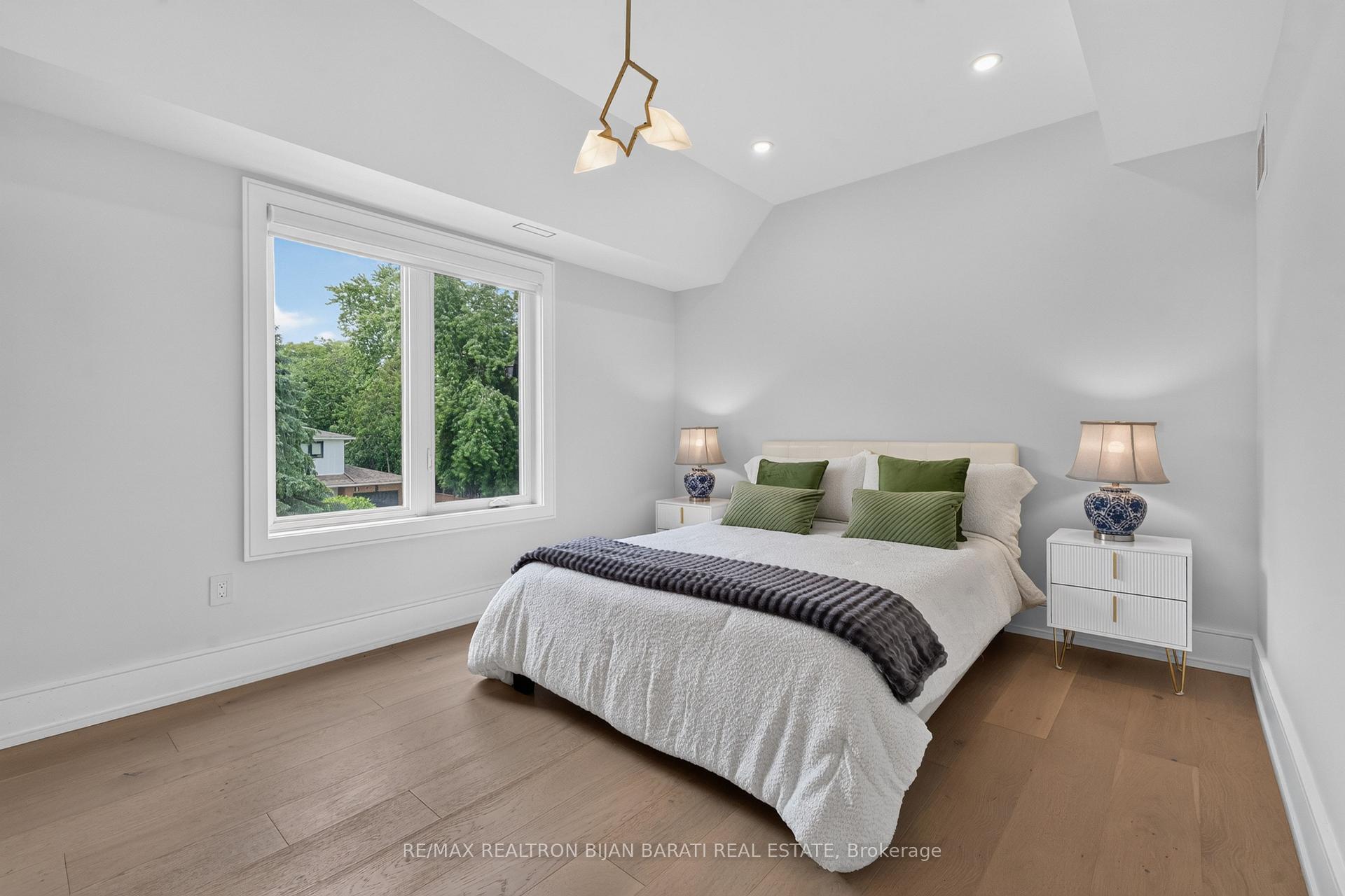 Photo 35 of 16 Wild Cherry Lane, Markham, Royal Orchard — HOMEH