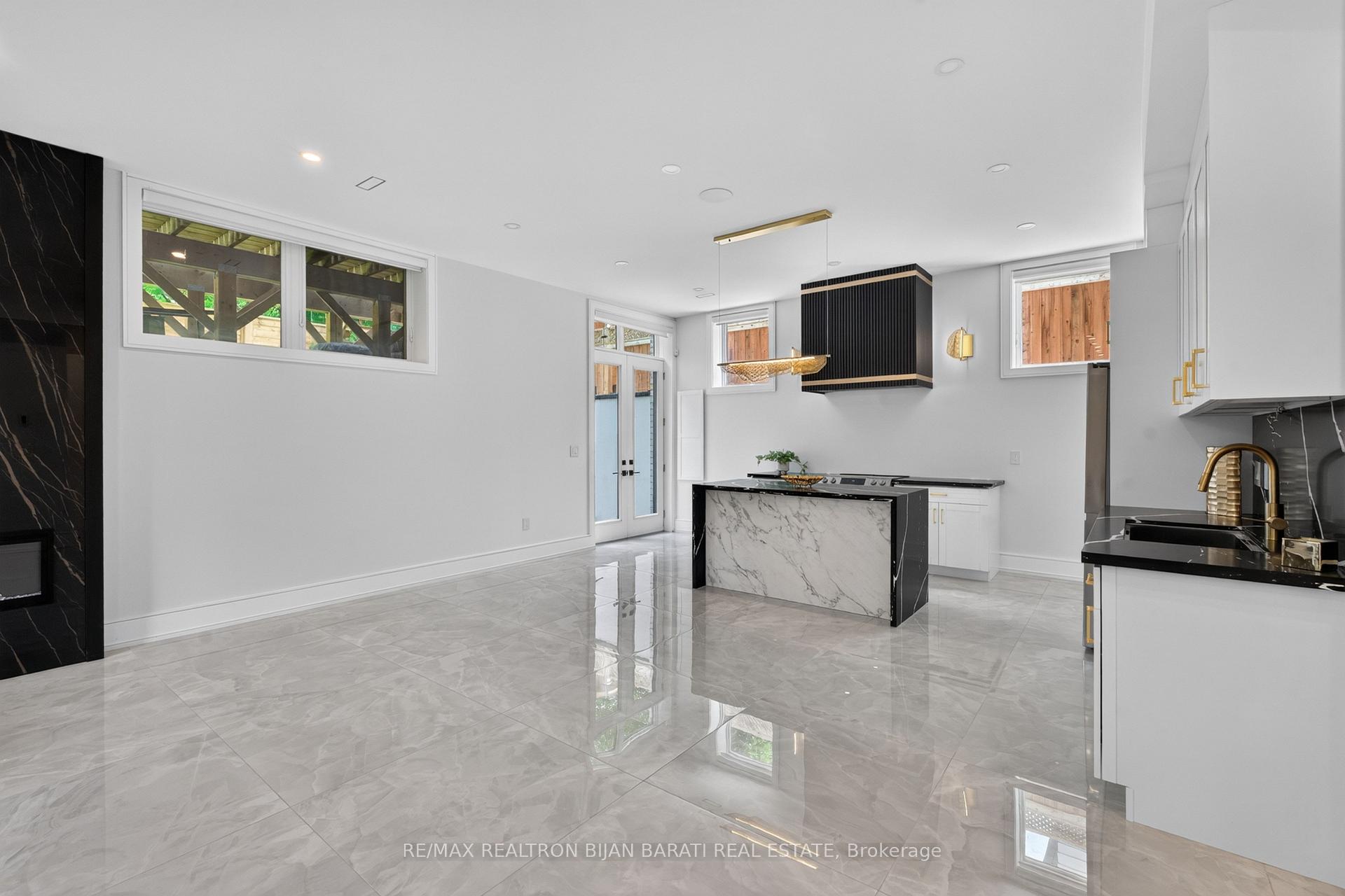 Photo 42 of 16 Wild Cherry Lane, Markham, Royal Orchard — HOMEH
