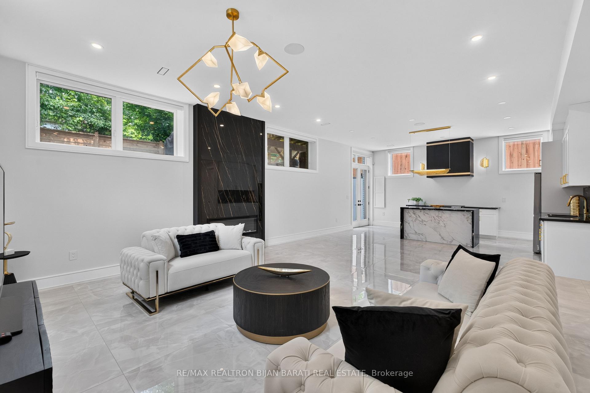 Photo 43 of 16 Wild Cherry Lane, Markham, Royal Orchard — HOMEH
