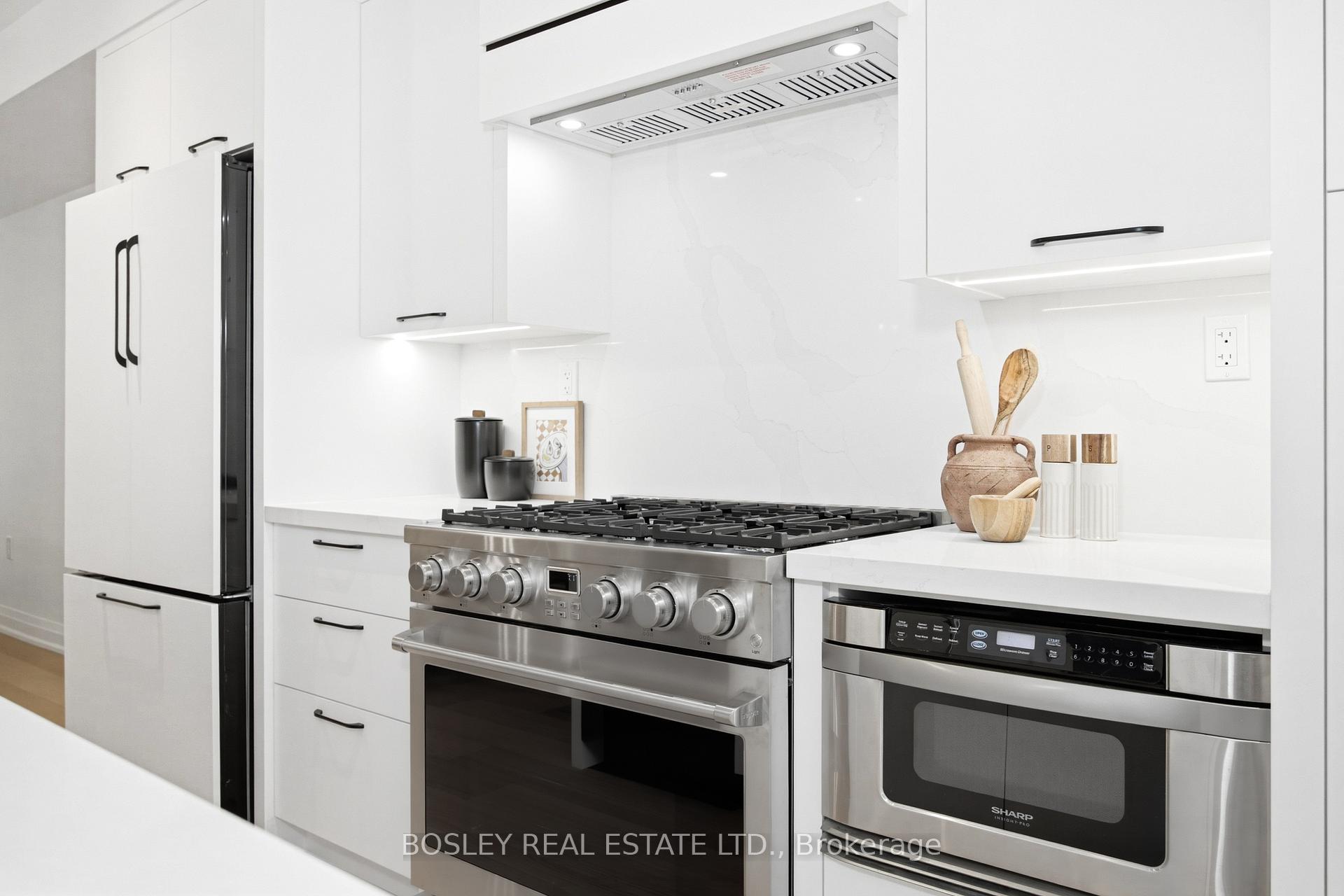 Photo 13 of 28 Richard Avenue, Toronto, Greenwood-Coxwell — HOMEH