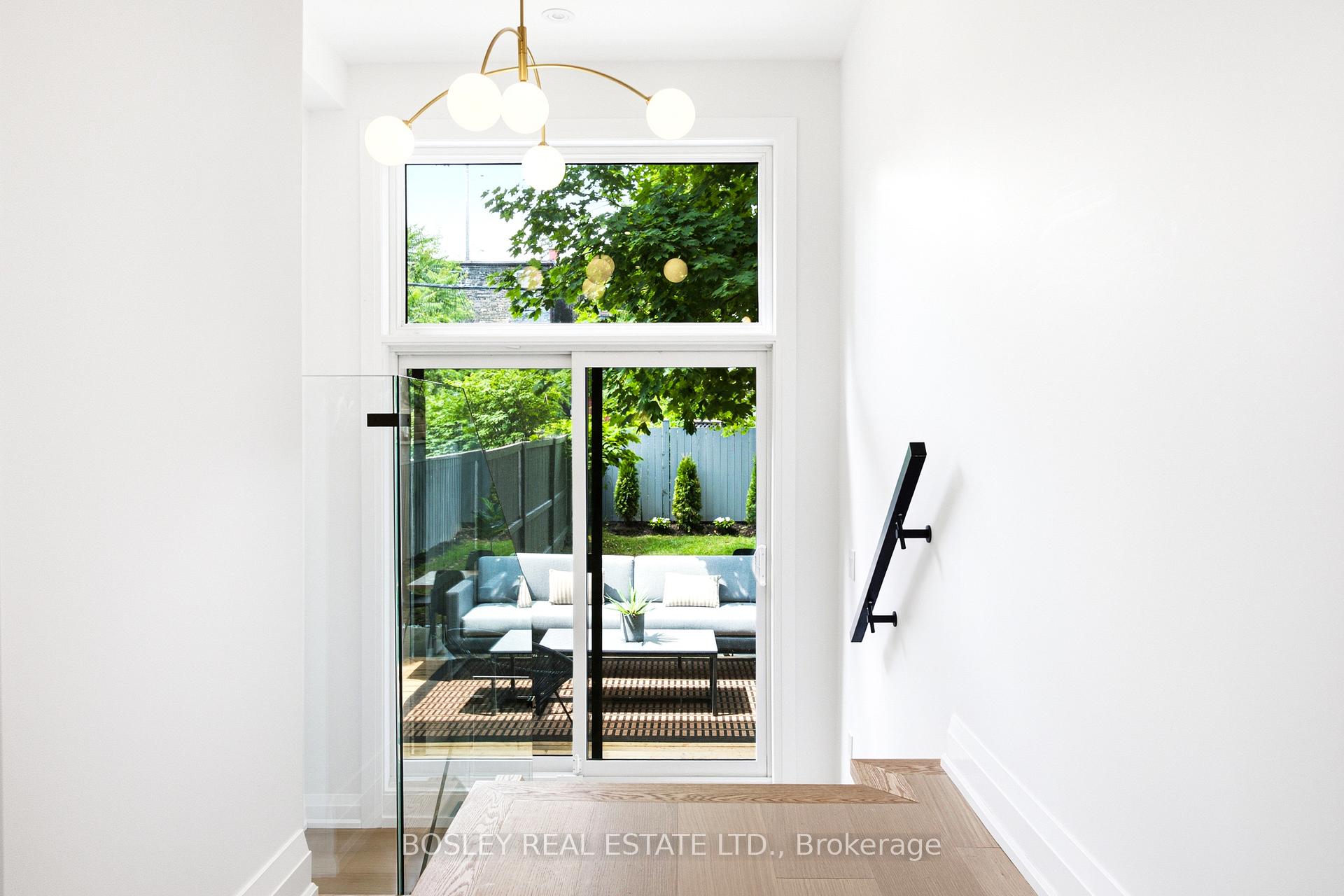 Photo 14 of 28 Richard Avenue, Toronto, Greenwood-Coxwell — HOMEH