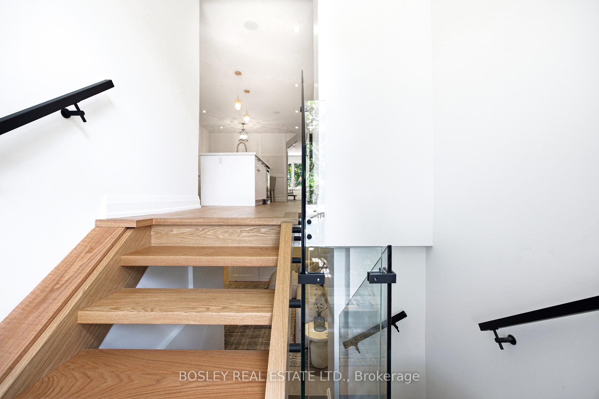 Photo 15 of 28 Richard Avenue, Toronto, Greenwood-Coxwell — HOMEH