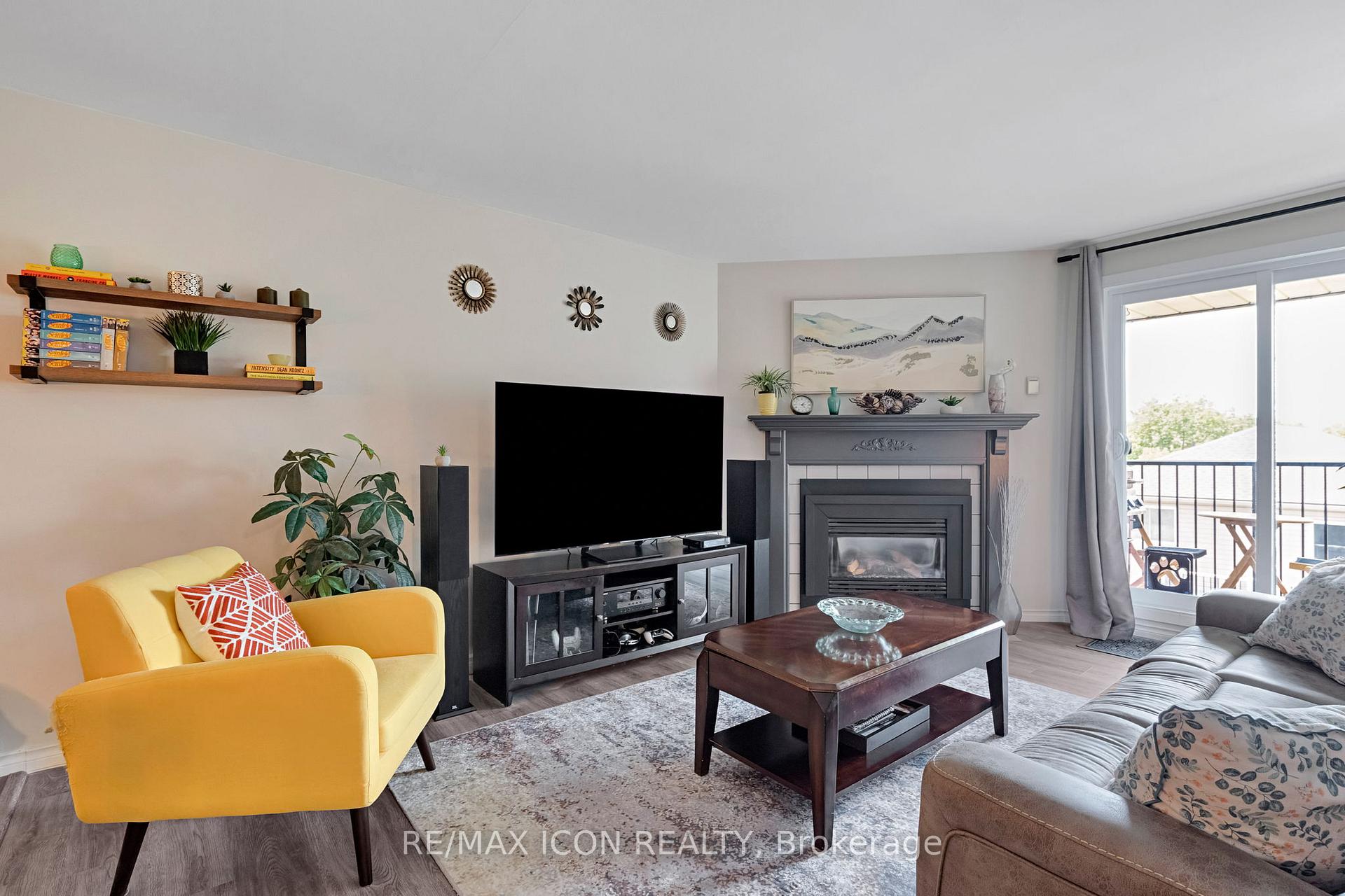 Photo 11 of Unit 319, 733 Deveron Crescent, London, South T — HOMEH