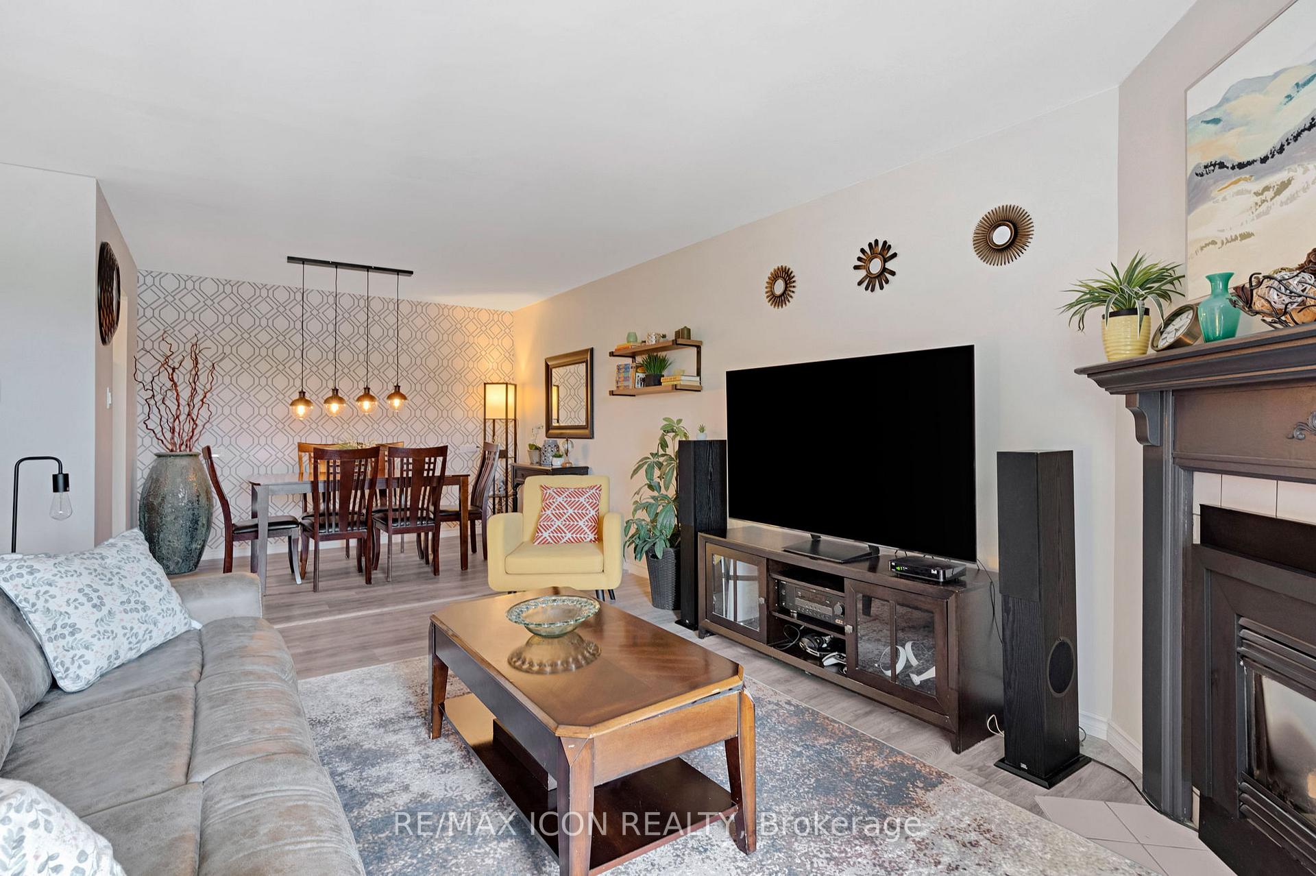 Photo 13 of Unit 319, 733 Deveron Crescent, London, South T — HOMEH