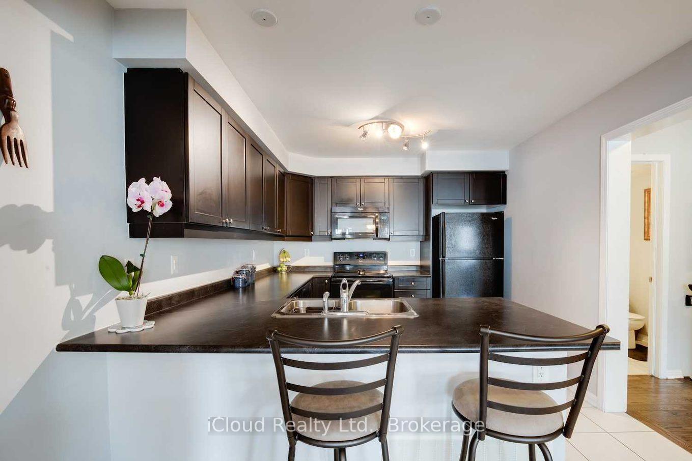 Photo 3 of 6 Suitor Court, Milton, Willmott — HOMEH
