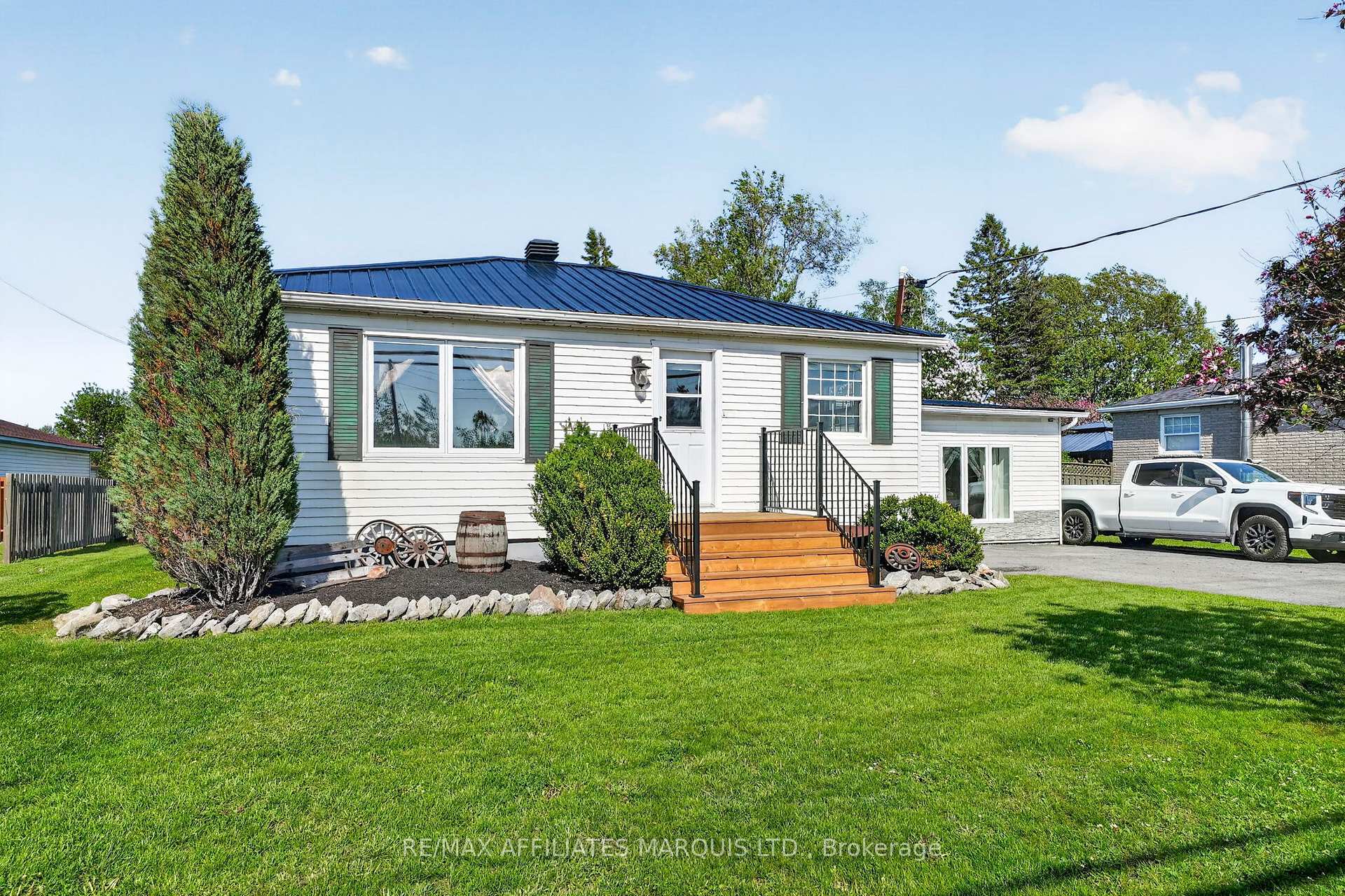 Photo 3 of 5601 138 Highway, South Stormont, South Stormont (Cornwall) Twp — HOMEH