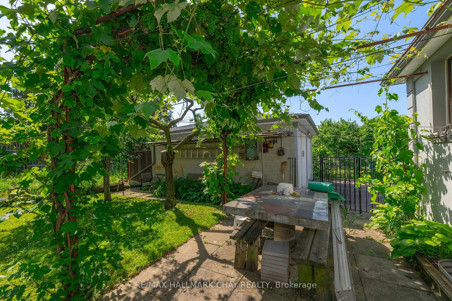 Photo 3 of 23 Chappel Hill Road, North York, Downsview-Roding-CFB — HOMEH