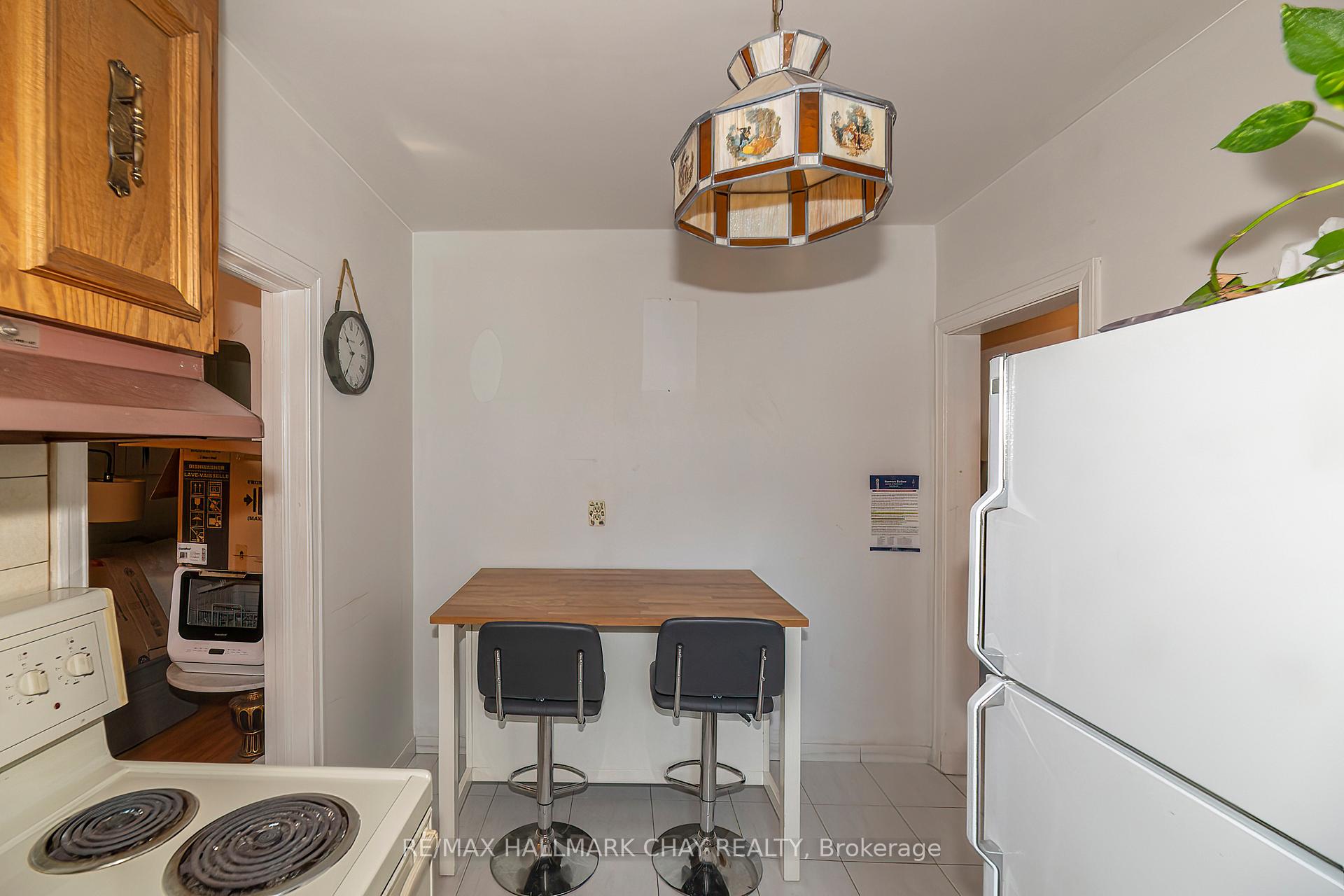 Photo 14 of 23 Chappel Hill Road, North York, Downsview-Roding-CFB — HOMEH