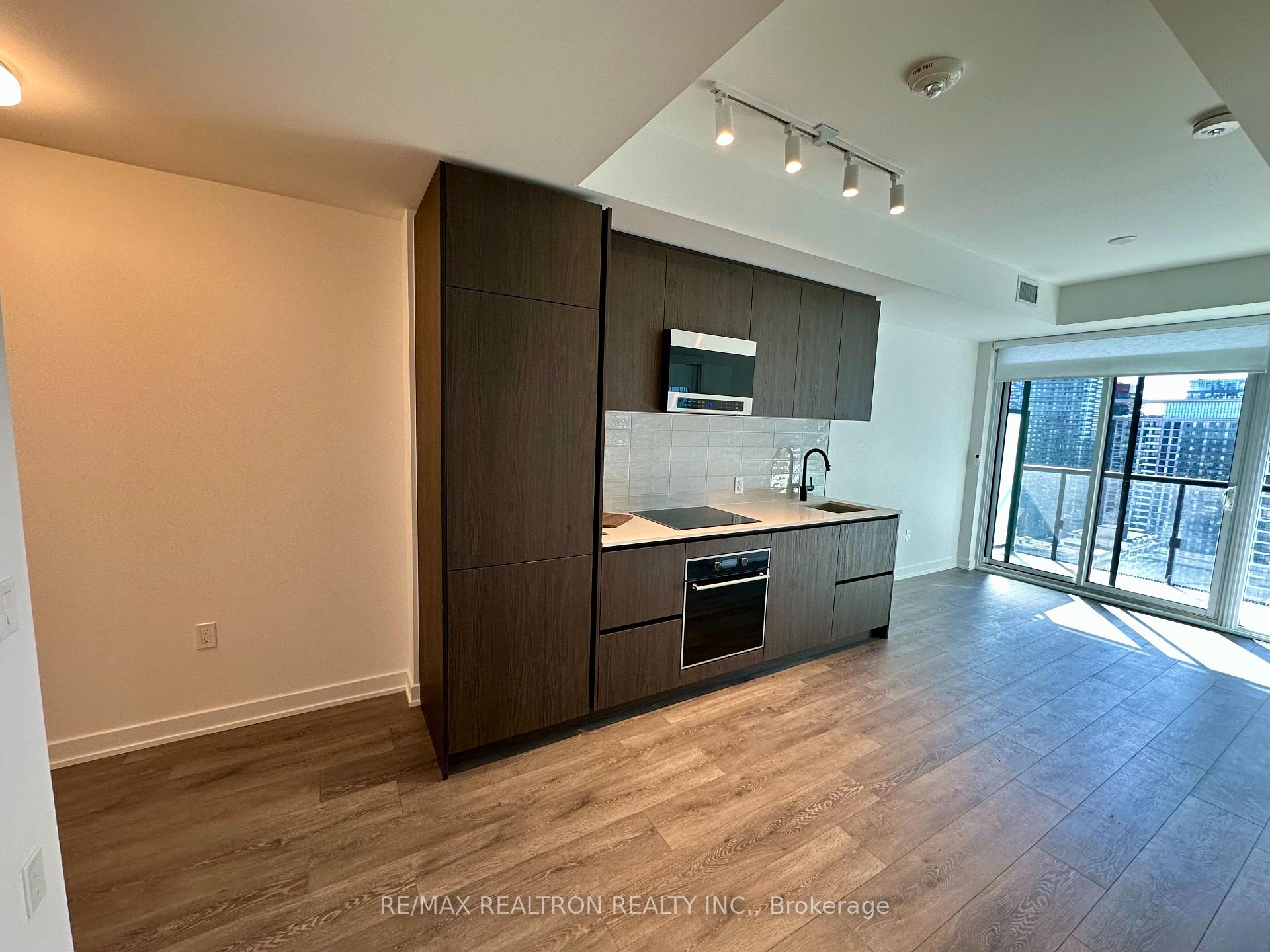 Photo 6 of Unit 2805, 127 Broadway Avenue, Toronto, Mount Pleasant West — HOMEH