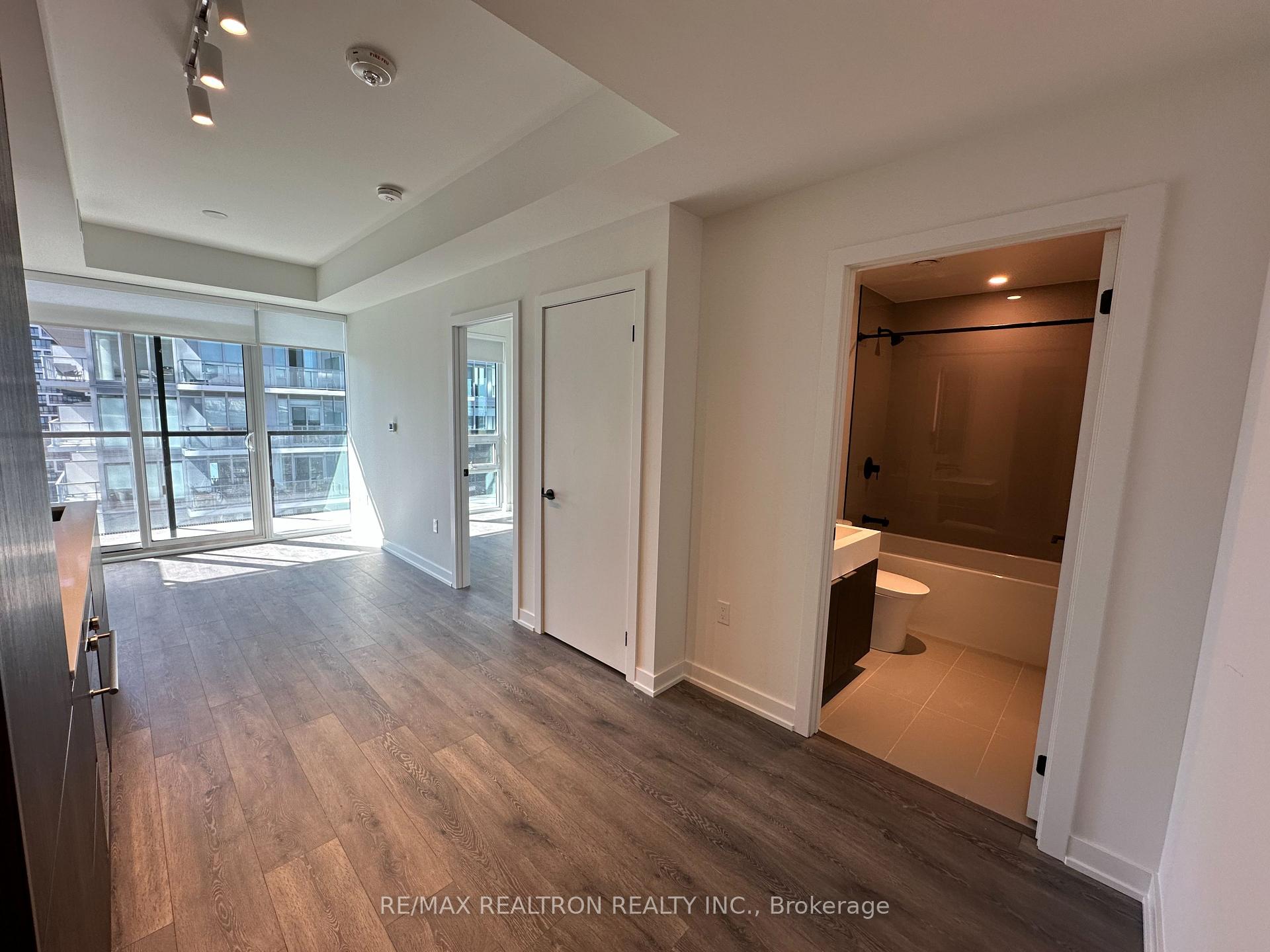 Photo 7 of Unit 2805, 127 Broadway Avenue, Toronto, Mount Pleasant West — HOMEH