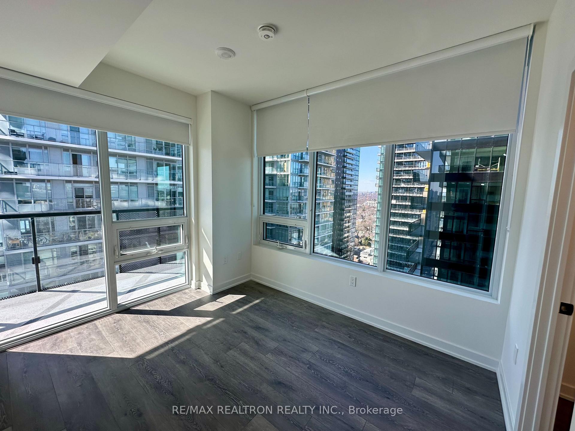 Photo 9 of Unit 2805, 127 Broadway Avenue, Toronto, Mount Pleasant West — HOMEH