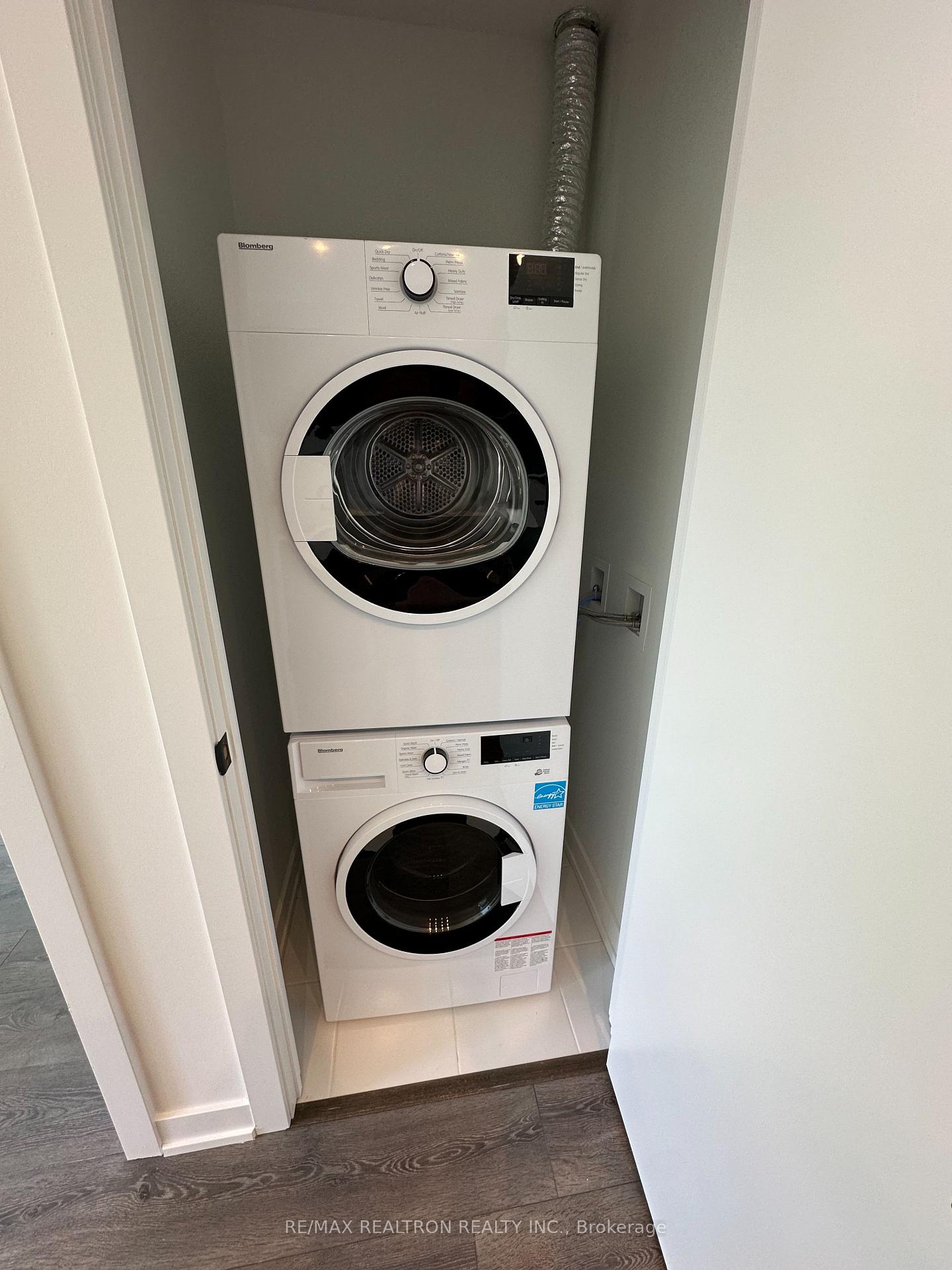Photo 12 of Unit 2805, 127 Broadway Avenue, Toronto, Mount Pleasant West — HOMEH