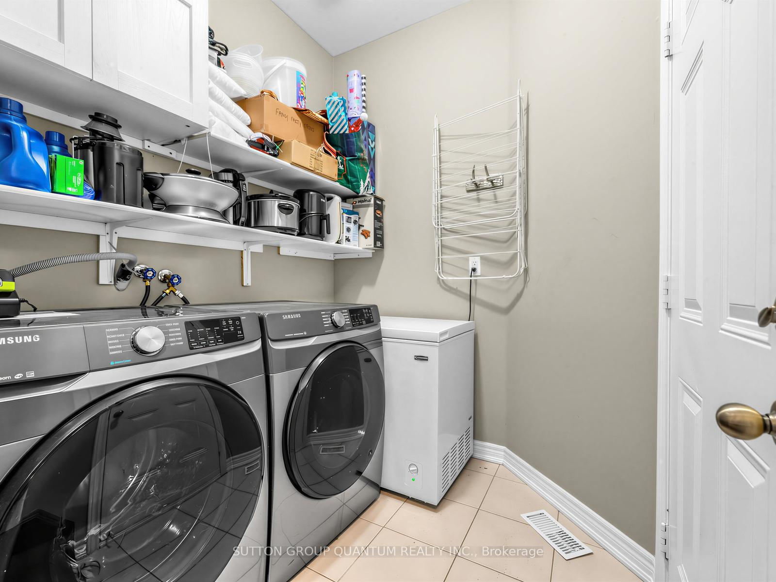 Photo 16 of Unit UPPER, 581 Grant Way, Milton, Scott — HOMEH