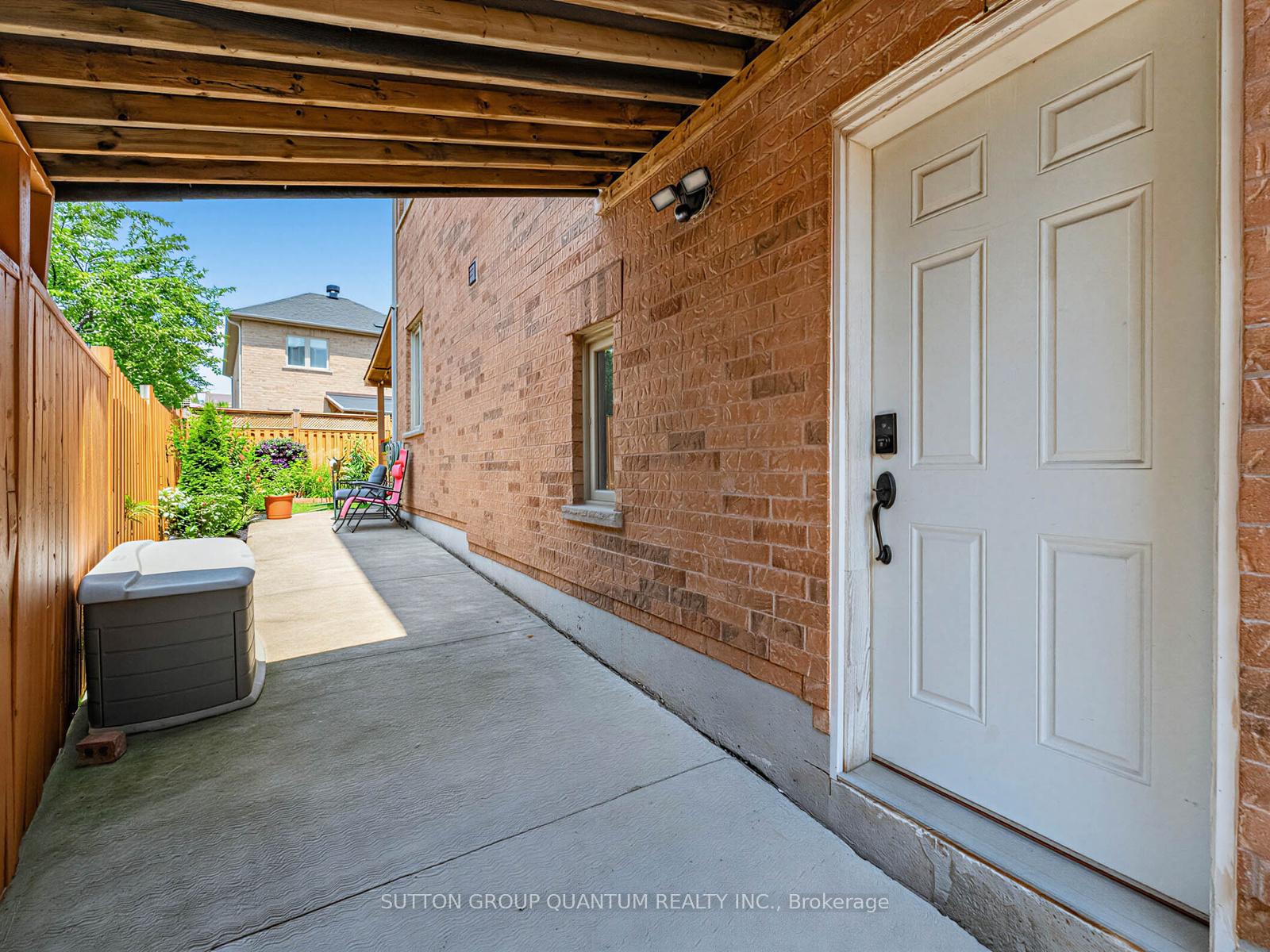 Photo 26 of Unit UPPER, 581 Grant Way, Milton, Scott — HOMEH