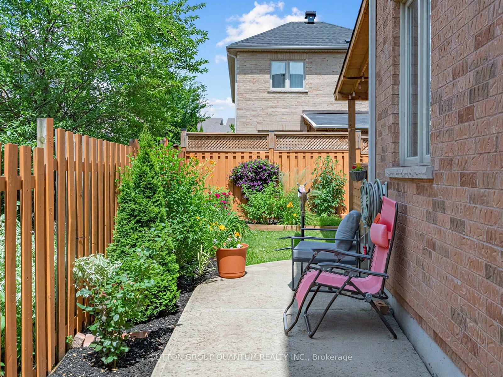 Photo 27 of Unit UPPER, 581 Grant Way, Milton, Scott — HOMEH