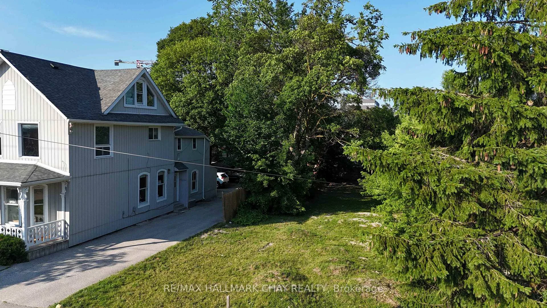 Photo 2 of 83 Mary Street, Barrie, City Centre — HOMEH