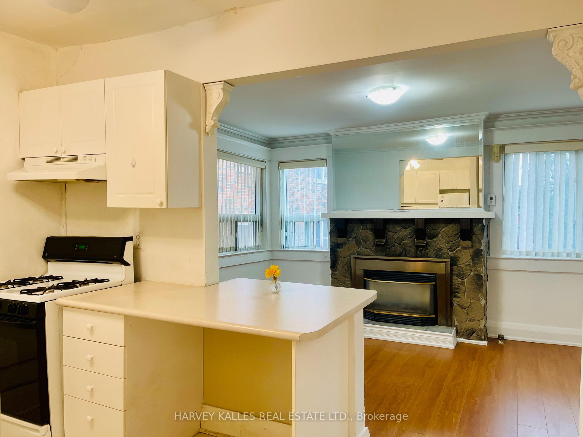Photo 6 of Unit 2nd floor, 218 Heath Street W, Toronto, Forest Hill South — HOMEH