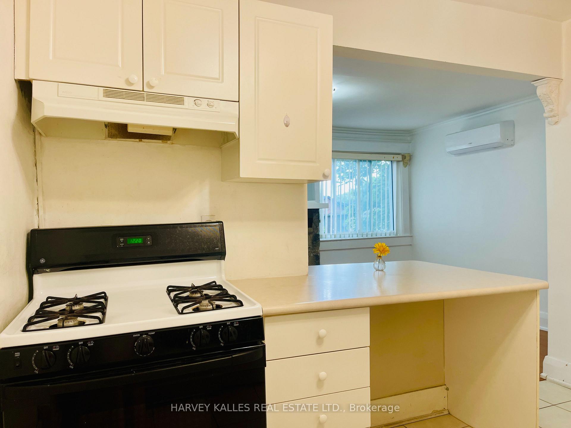 Photo 9 of Unit 2nd floor, 218 Heath Street W, Toronto, Forest Hill South — HOMEH