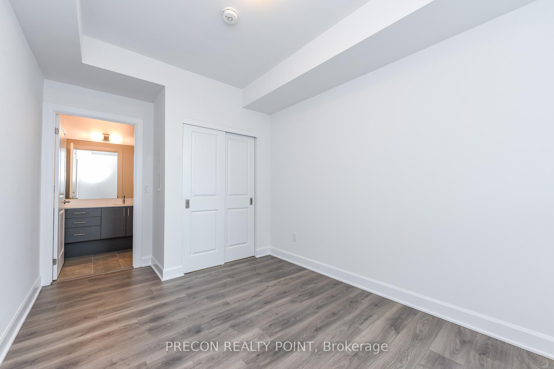 Photo 7 of Unit 1401, 3240 William Coltson Ave Road E, Oakville, Joshua Meadows — HOMEH