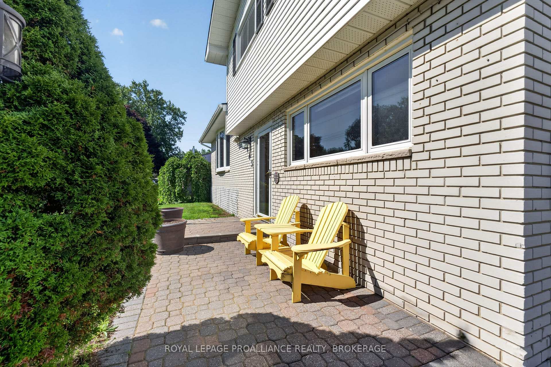 Photo 3 of 1445 Aley Street, Kingston, City North of 401 — HOMEH