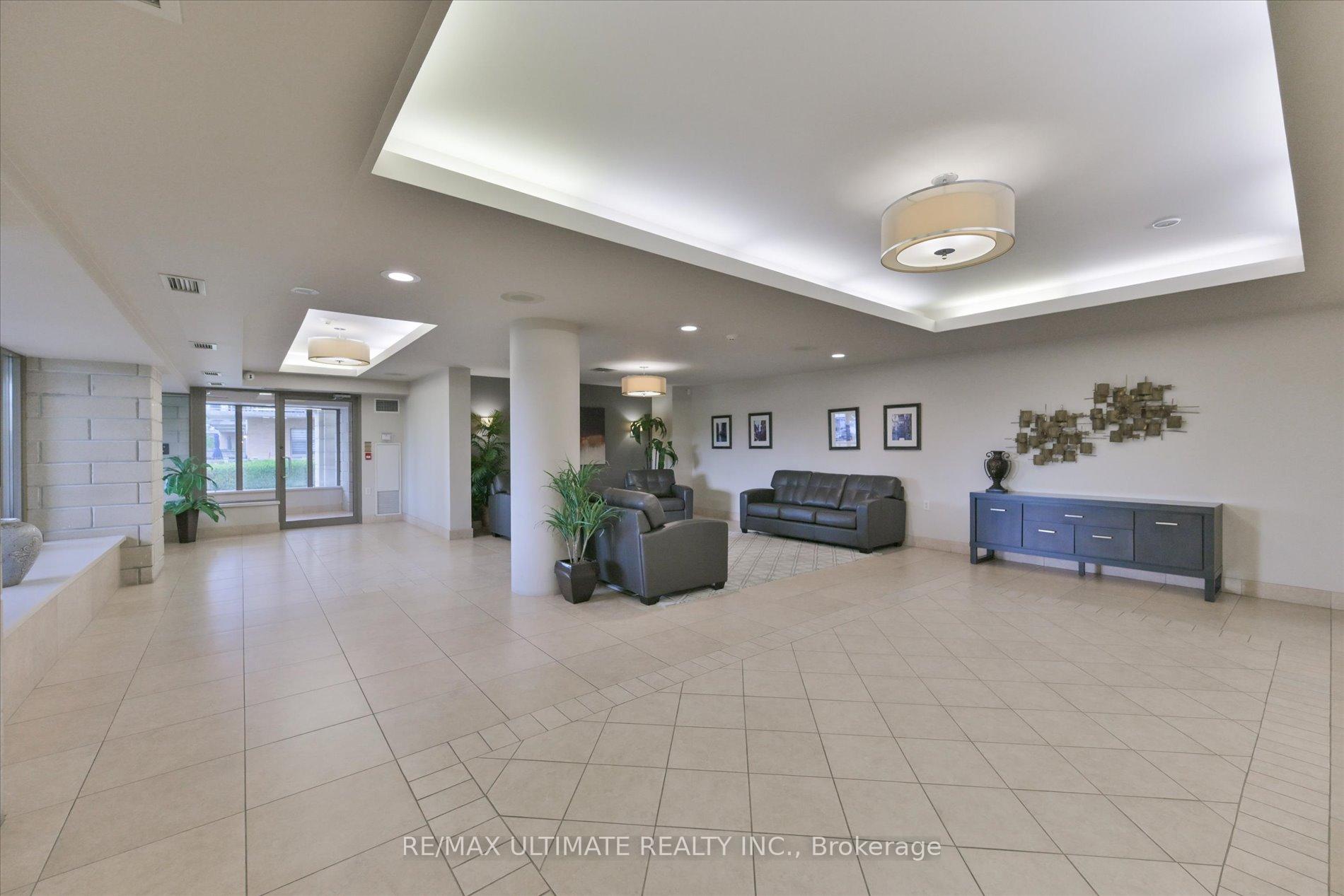 Photo 5 of Unit 307, 2500 Rutherford Road, Vaughan, Maple — HOMEH
