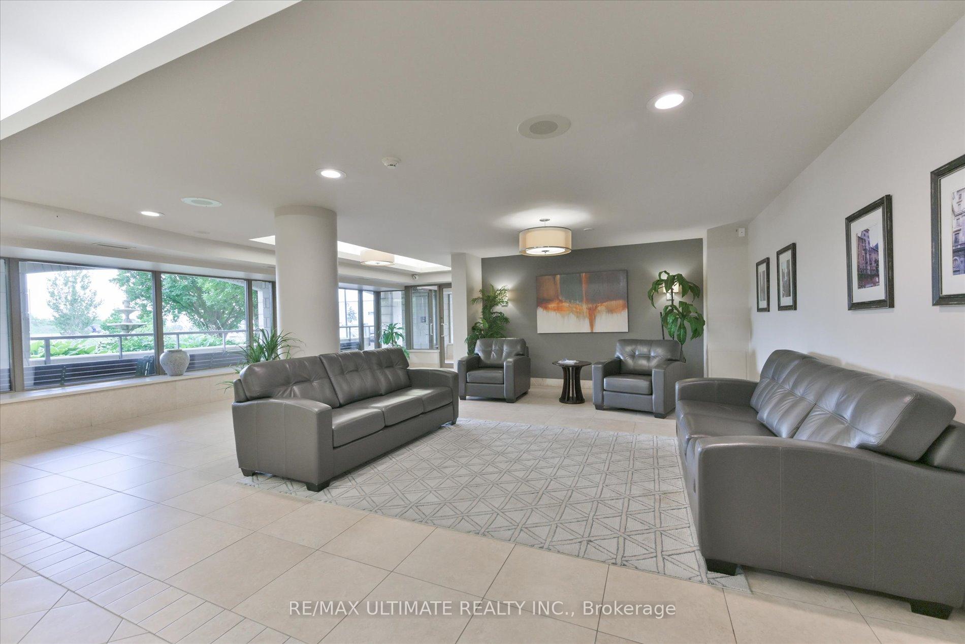 Photo 7 of Unit 307, 2500 Rutherford Road, Vaughan, Maple — HOMEH