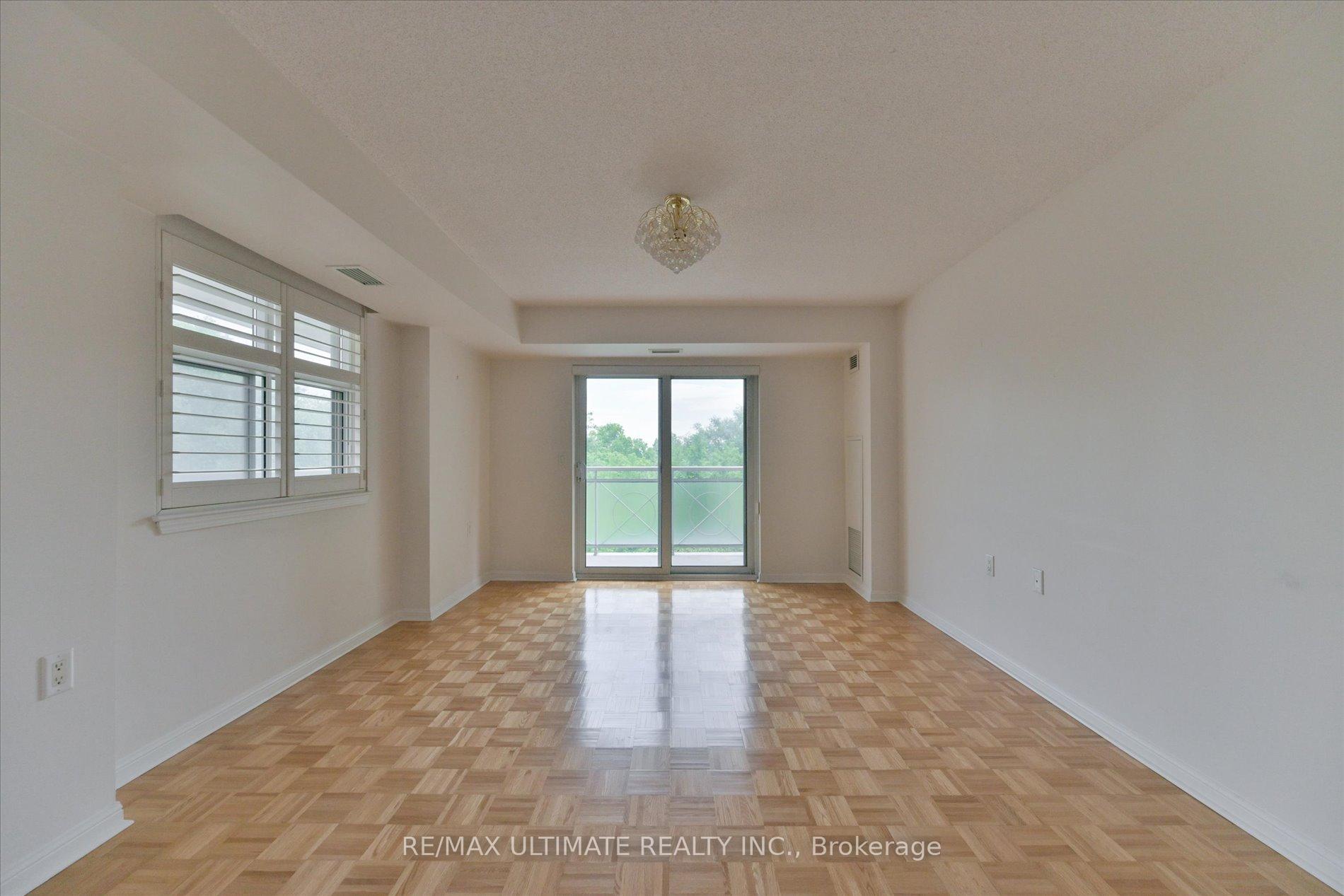 Photo 18 of Unit 307, 2500 Rutherford Road, Vaughan, Maple — HOMEH