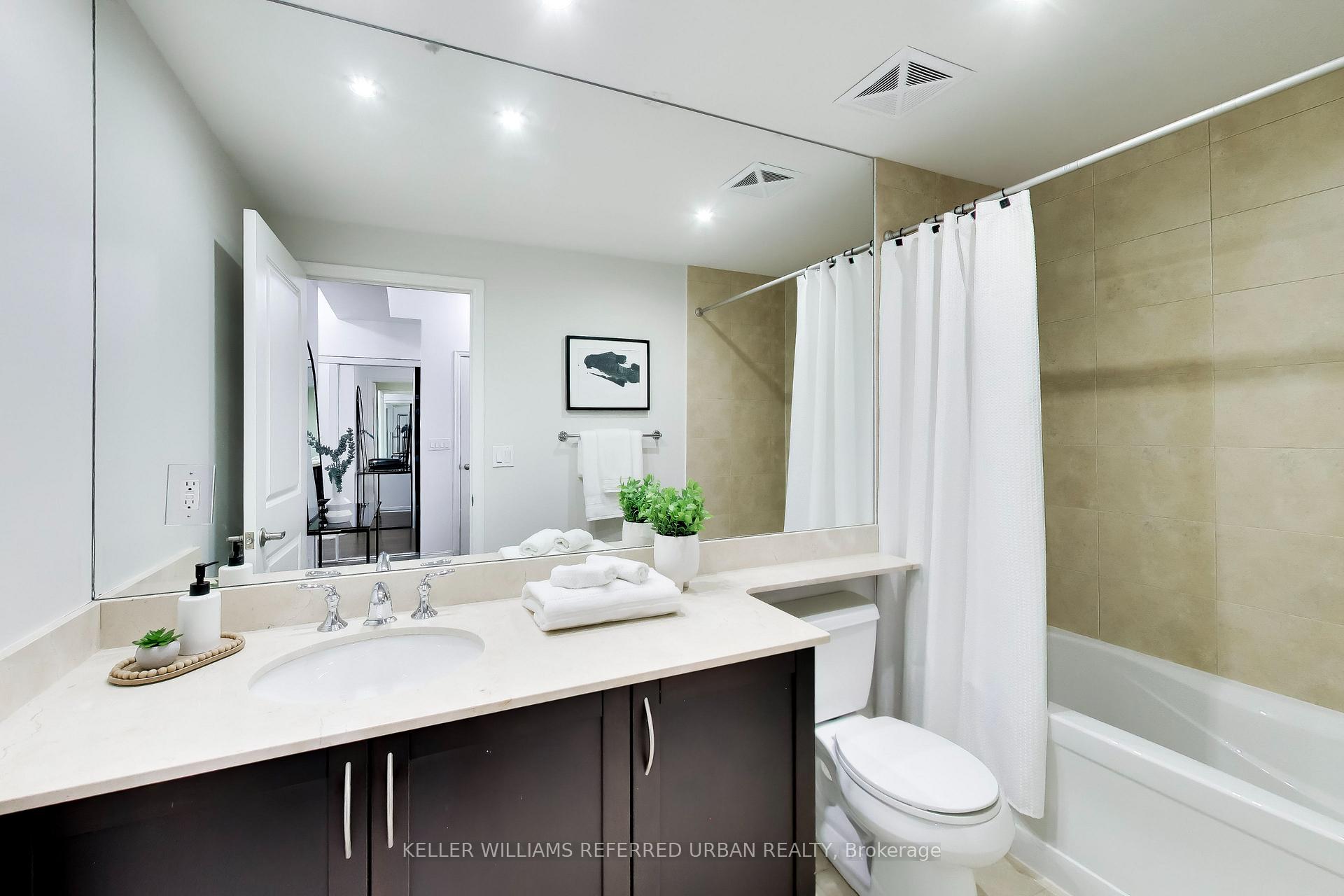 Photo 19 of Unit 624, 628 Fleet Street, Toronto, Niagara — HOMEH