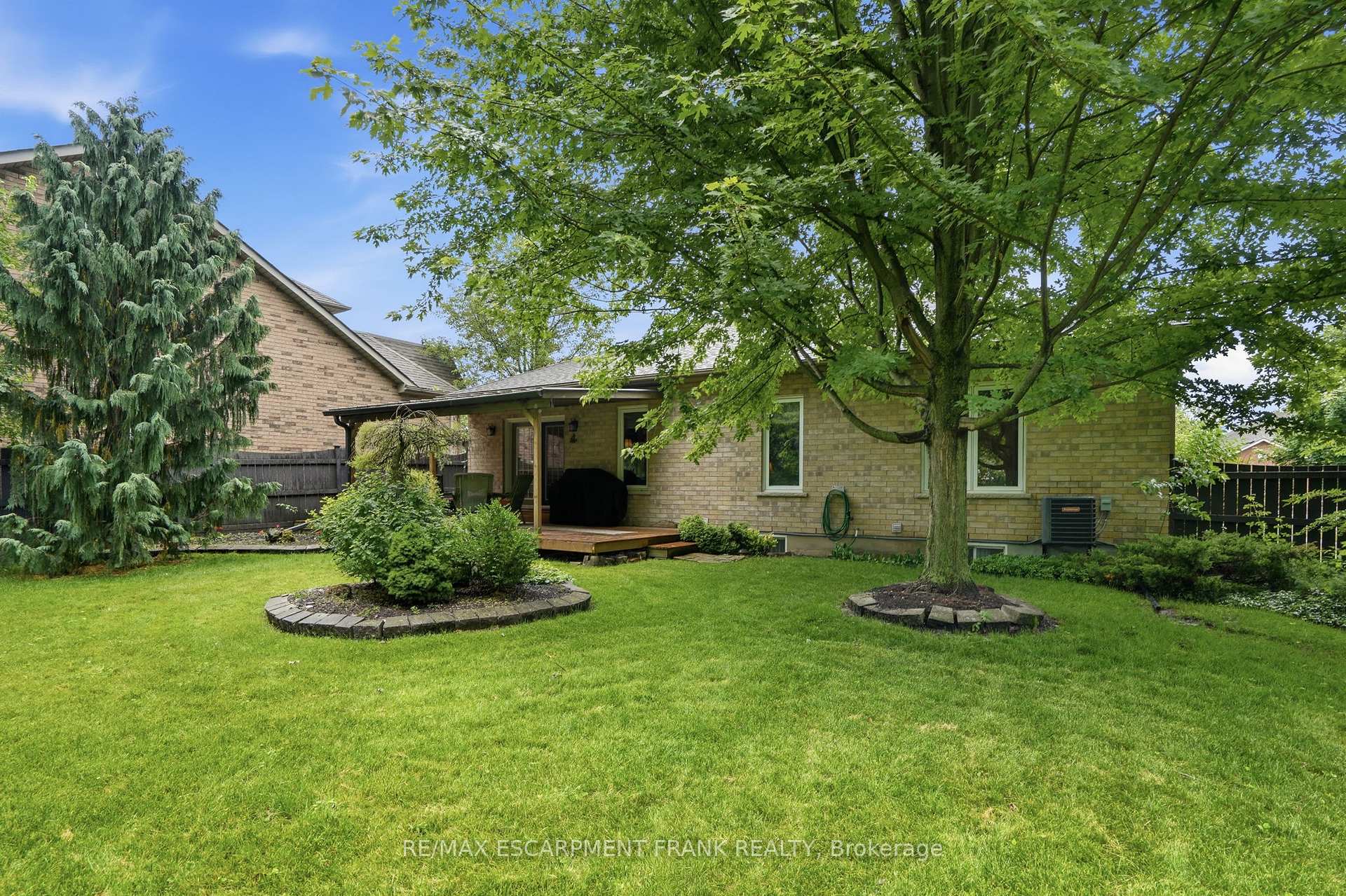 Photo 49 of 19 Green Pointe Drive, Welland, N. Welland — HOMEH
