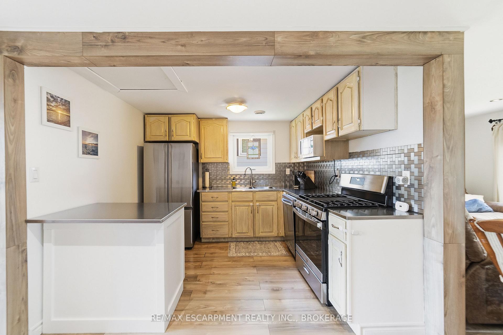 Photo 8 of 425 Ross Avenue, Haldimand, Dunnville — HOMEH
