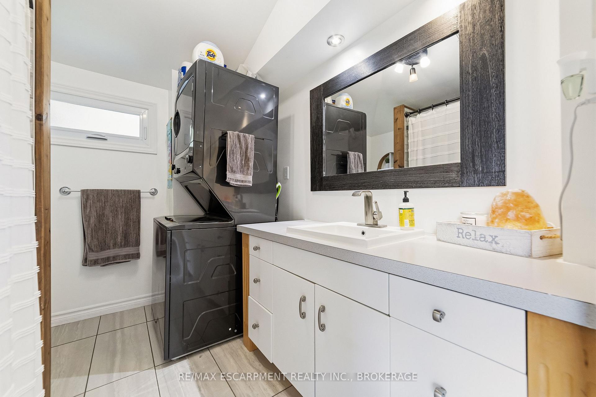 Photo 12 of 425 Ross Avenue, Haldimand, Dunnville — HOMEH
