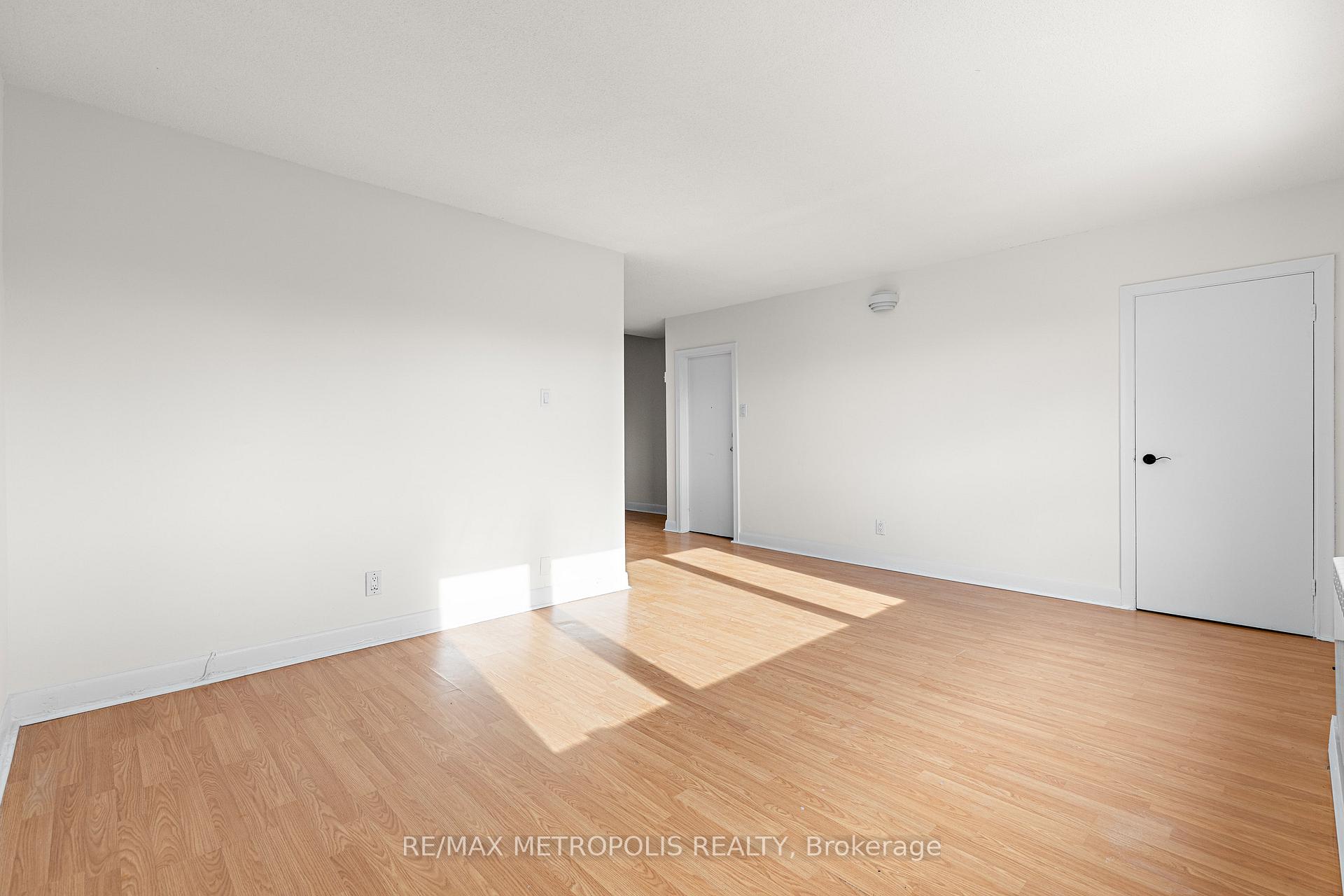 Photo 6 of Unit 2, 1030 Davenport Road, Toronto, Wychwood — HOMEH