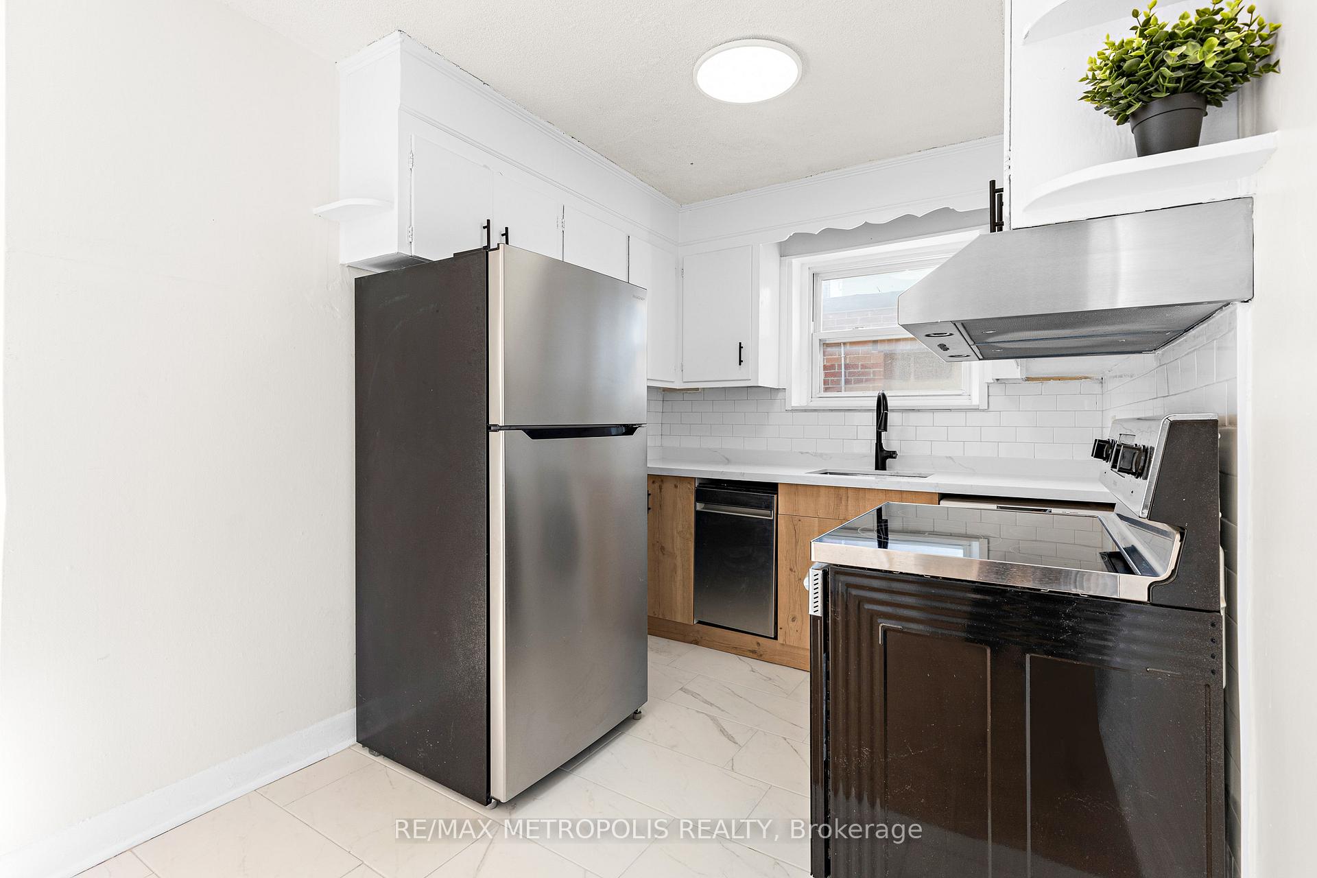 Photo 10 of Unit 2, 1030 Davenport Road, Toronto, Wychwood — HOMEH