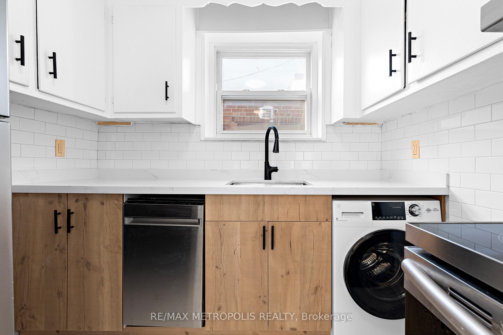 Photo 12 of Unit 2, 1030 Davenport Road, Toronto, Wychwood — HOMEH