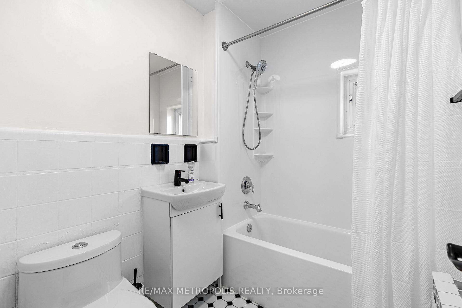 Photo 14 of Unit 2, 1030 Davenport Road, Toronto, Wychwood — HOMEH