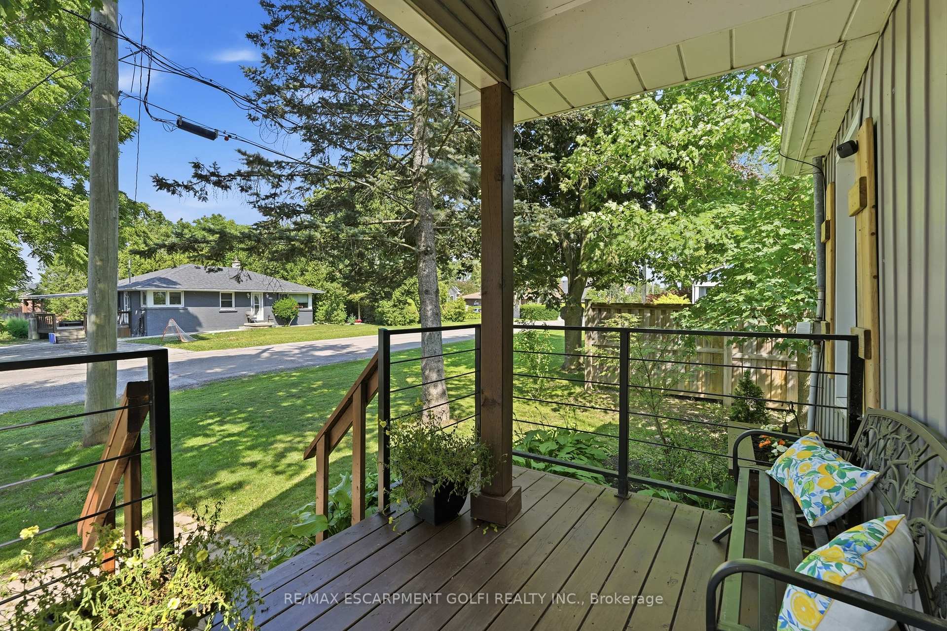 Photo 5 of 21 Renfrew Street E, Haldimand — HOMEH
