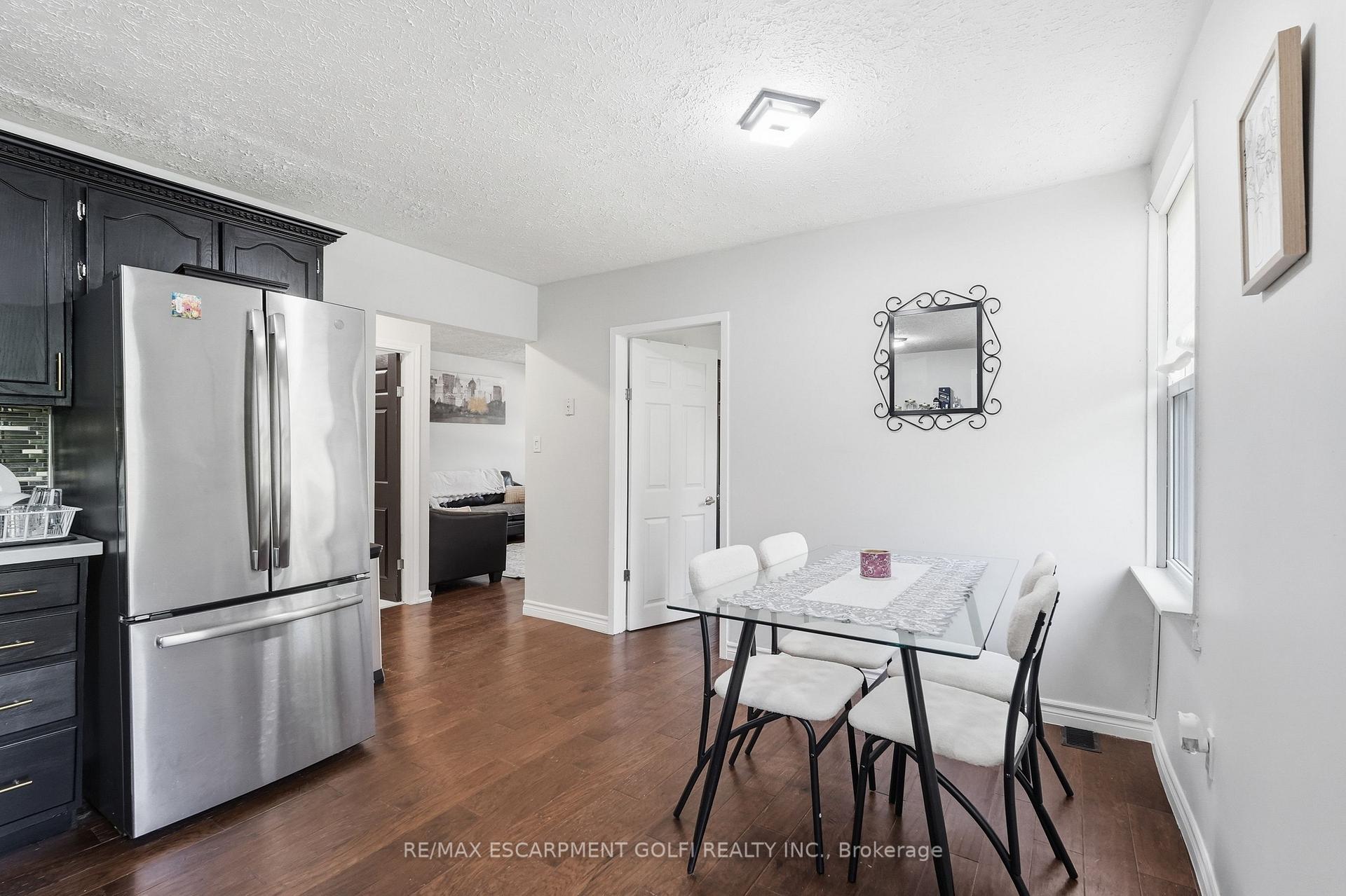 Photo 11 of 21 Renfrew Street E, Haldimand — HOMEH