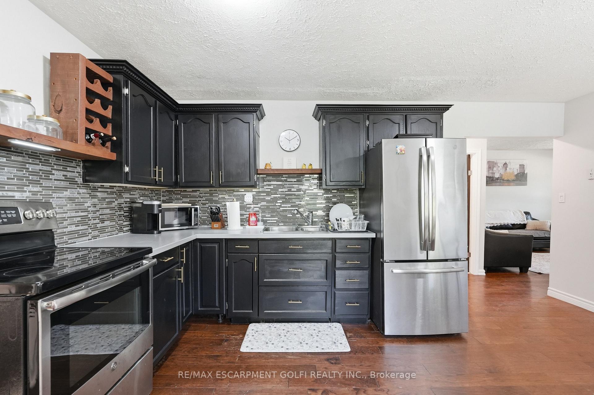 Photo 12 of 21 Renfrew Street E, Haldimand — HOMEH