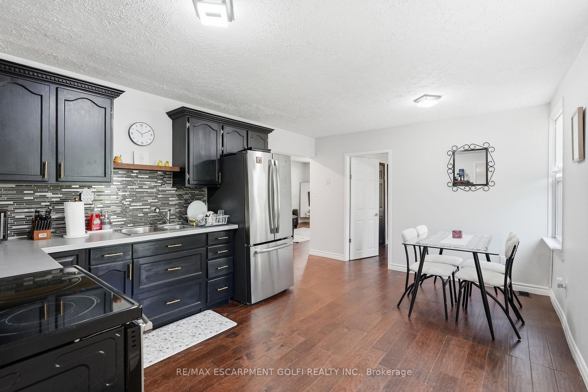 Photo 14 of 21 Renfrew Street E, Haldimand — HOMEH