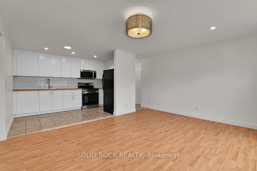Photo 3 of Unit 7, 896 Elmsmere Drive, Ottawa, Beacon Hill South — HOMEH